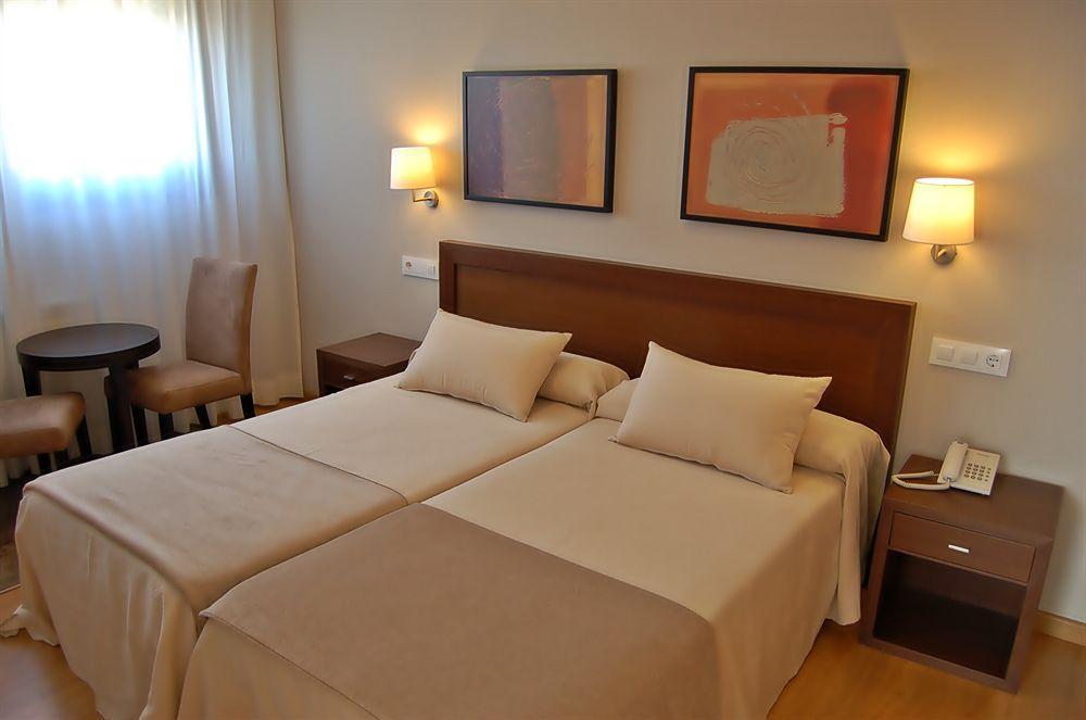 Apartamentos Turisticos Playa De Osmo Corme Екстериор снимка